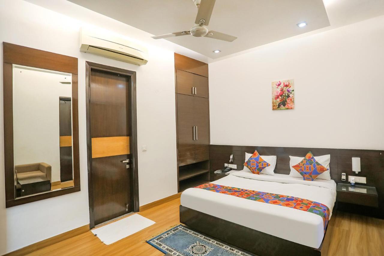 Fabhotel Rivlet Residency Гургаон Екстериор снимка