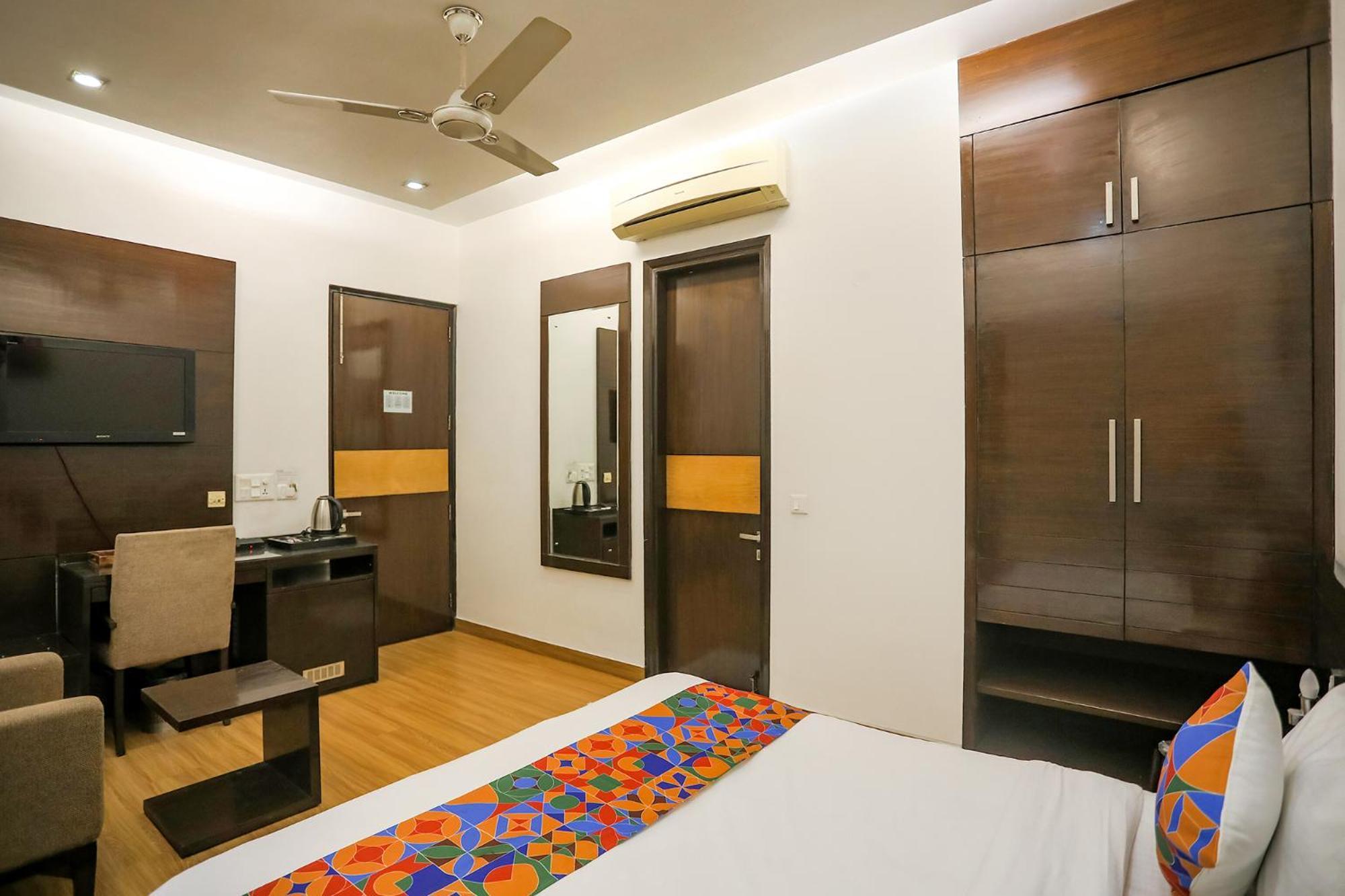 Fabhotel Rivlet Residency Гургаон Екстериор снимка